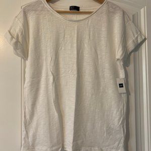 NWT GAP White T-Shirt